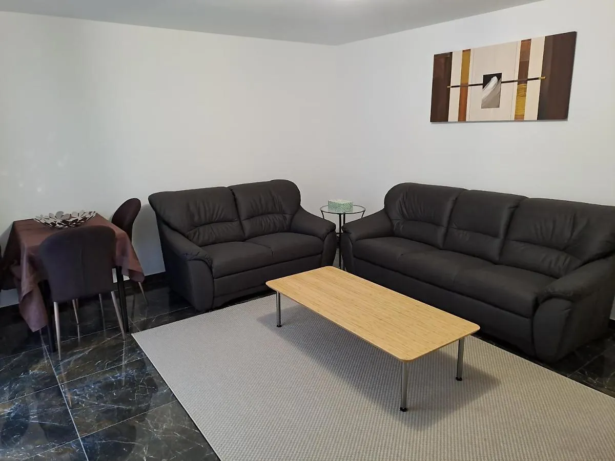 Beautiful Apartment Near Olympiapark ile iletişim